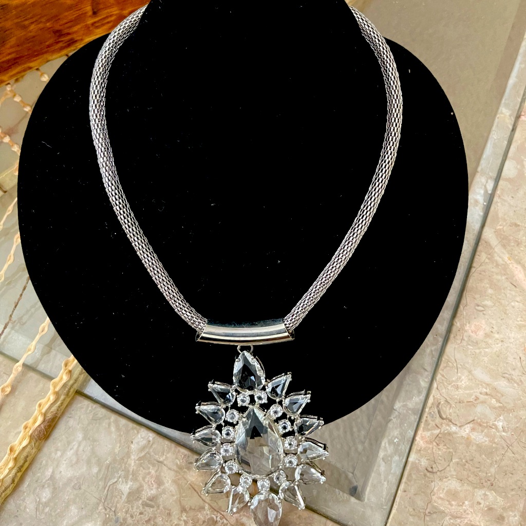 “Fairytale” Necklace Clear